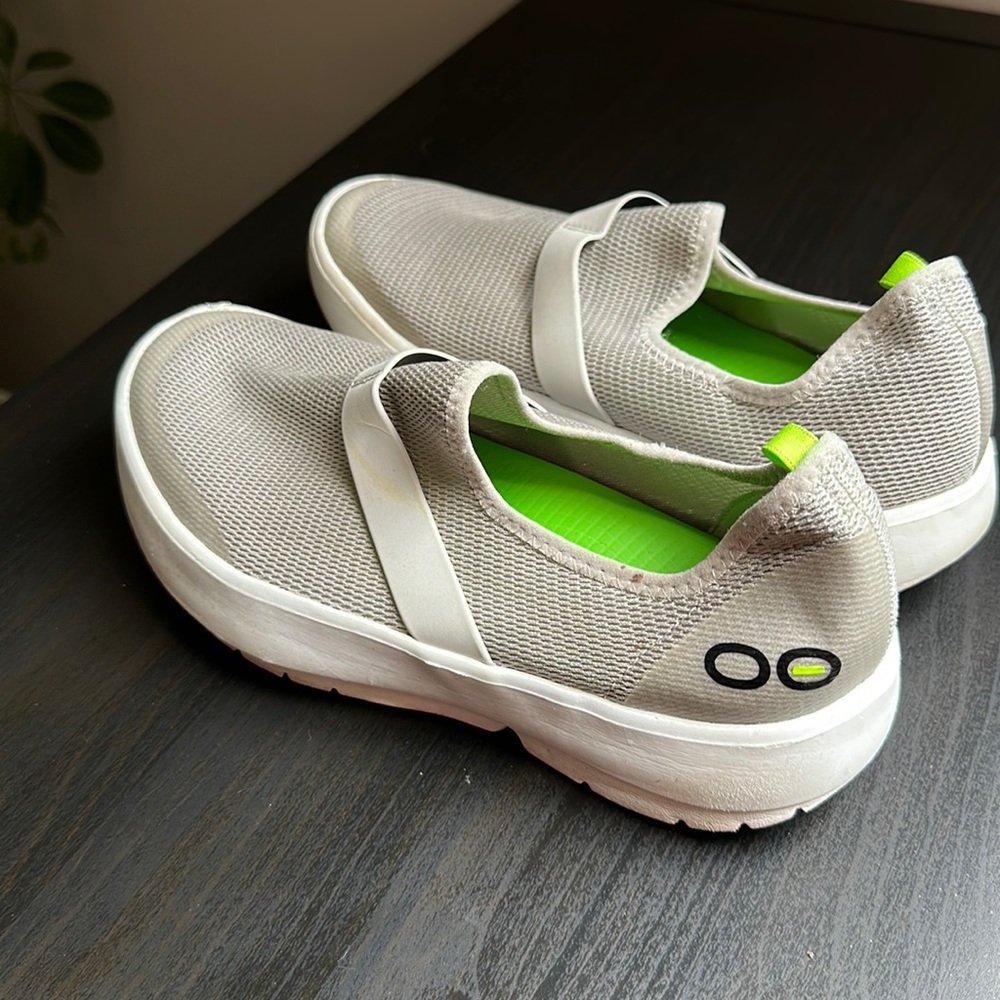 OOFOS OOmg low mesh